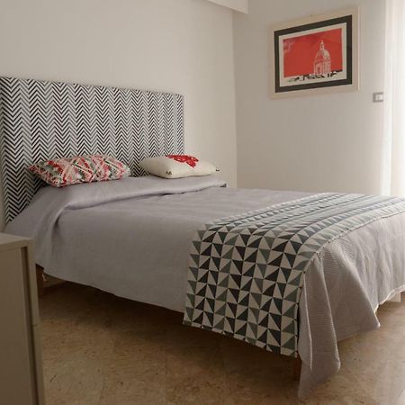 B&B Questa Casa Non E'Un Albergo Palermo Bagian luar foto