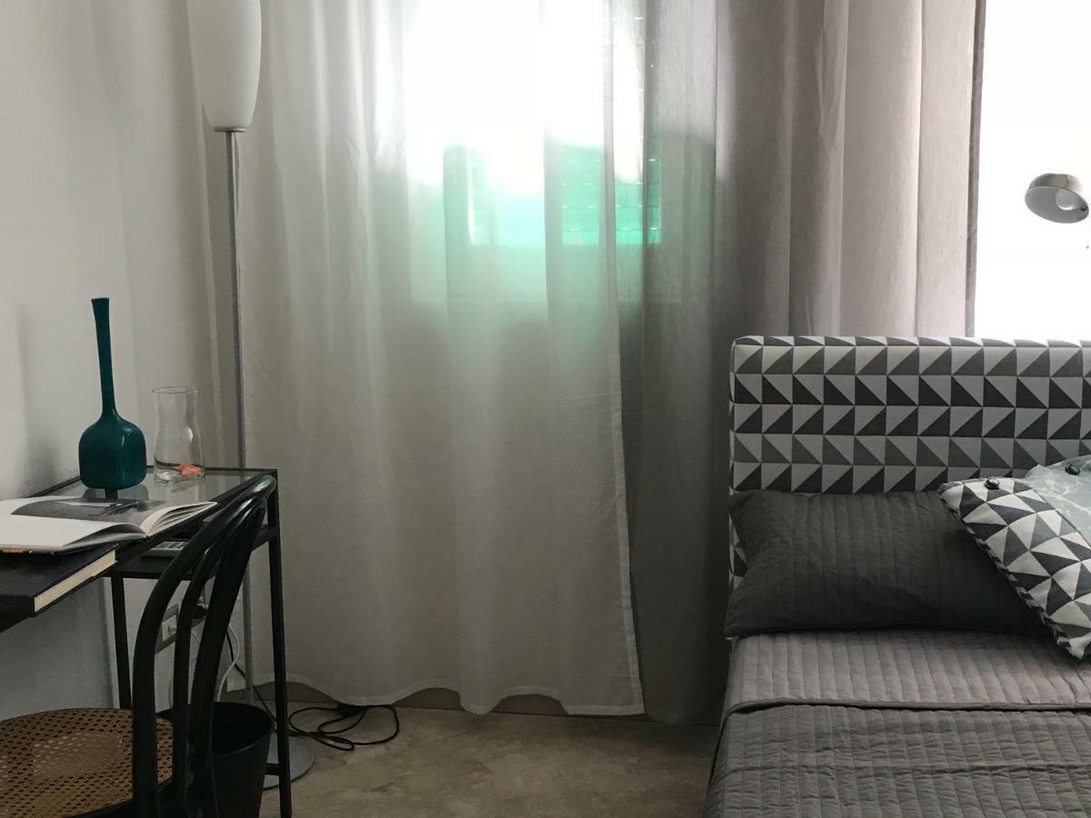 B&B Questa Casa Non E'Un Albergo Palermo Bagian luar foto