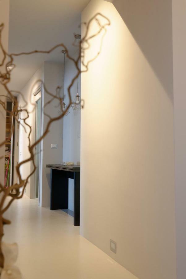 B&B Questa Casa Non E'Un Albergo Palermo Bagian luar foto