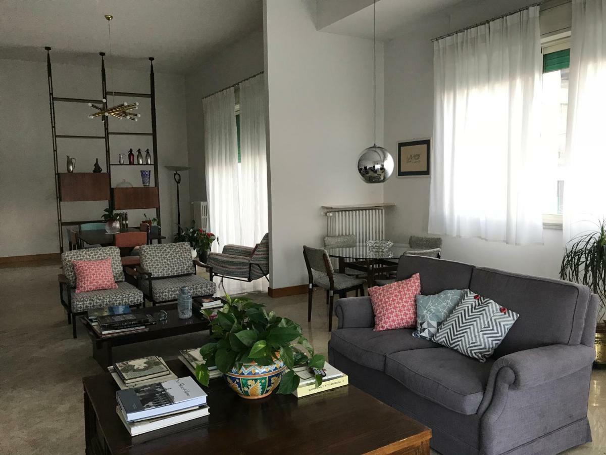 B&B Questa Casa Non E'Un Albergo Palermo Bagian luar foto