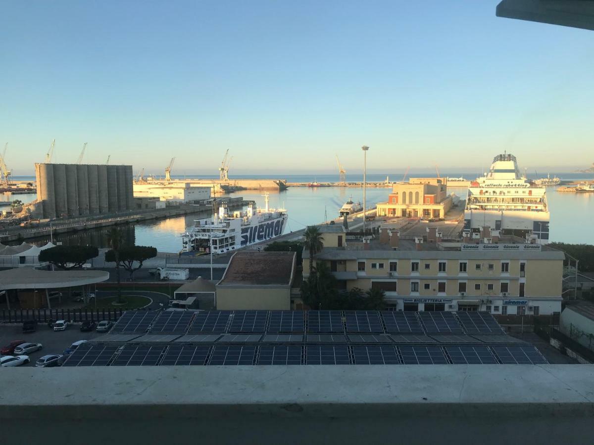 B&B Questa Casa Non E'Un Albergo Palermo Bagian luar foto