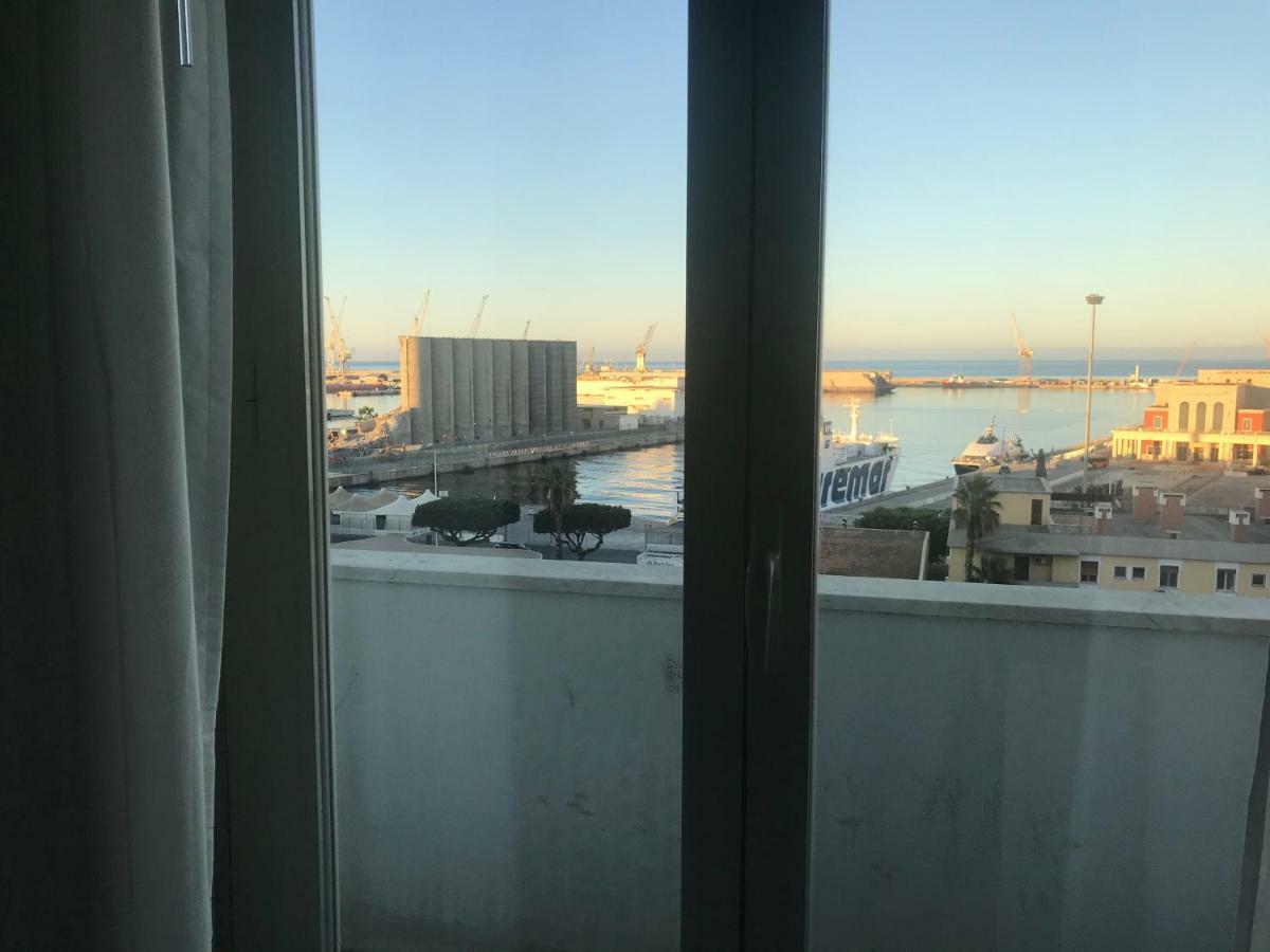 B&B Questa Casa Non E'Un Albergo Palermo Bagian luar foto