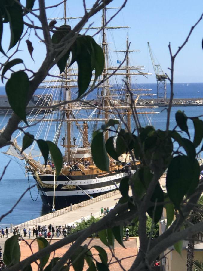 B&B Questa Casa Non E'Un Albergo Palermo Bagian luar foto