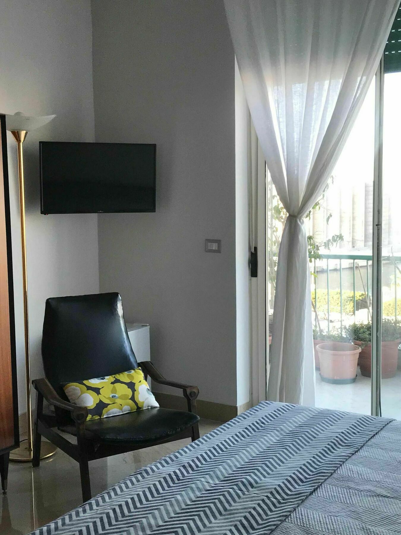 B&B Questa Casa Non E'Un Albergo Palermo Bagian luar foto